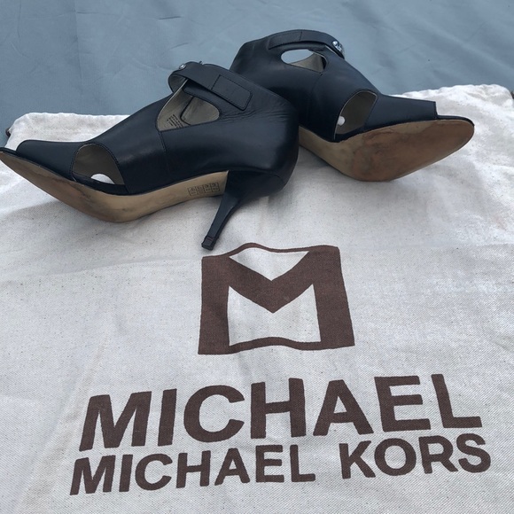 Michael Kors Shoes - Picture 5 of 10